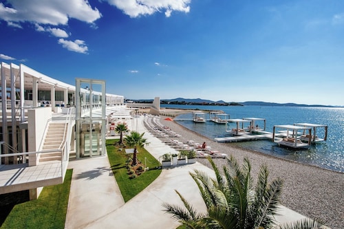Villa in Debeljak mit Privatpool