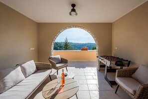 Property grounds - Holiday Home Pazin with Scenic Pool (PAZIN)