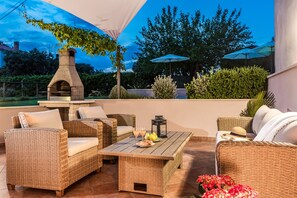 Terrace/patio - Holiday Home in Pula with Private Pool (Pula)