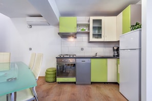 Fridge, microwave, oven, stovetop