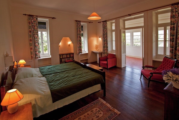 4 chambres, accès au Wi-Fi (inclus)