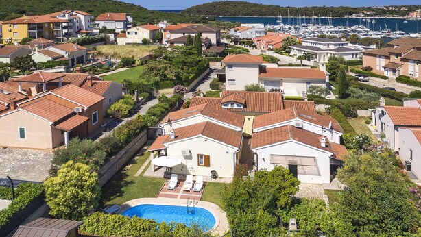 Exterior - Holiday Home in Banjole near the Sea (Banjole)