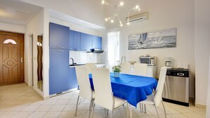 Dining - Holiday Home in Banjole near the Sea (Banjole)