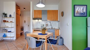 Dining - Airconditioned studio apartment with seaview (Medulin)