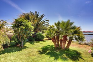 Property grounds - Scenic Apartment with Garden in Medulin (Medulin)