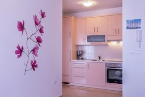 Fridge, oven - Apartment in Medulin with Balconies (Medulin)