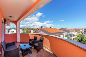 Property grounds - Apartment in Medulin with Balconies (Medulin)