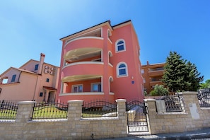 Exterior - Apartment in Medulin with Balconies (Medulin)