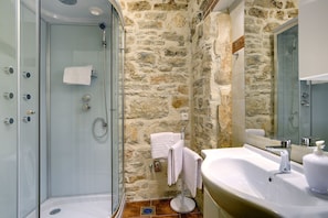 Bathtub