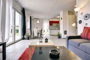 Smart TV, mesa de pingue-pongue