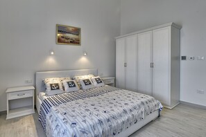 2 bedrooms, free WiFi - Holiday Home in Kavran near the Sea (Kavran)