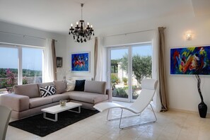 Smart TV, fireplace - Villa near Rovinj with Pool and Sea Views (Rovinjsko Selo)