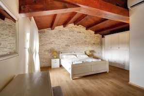 5 bedrooms, free WiFi