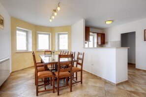 تناول الطعام