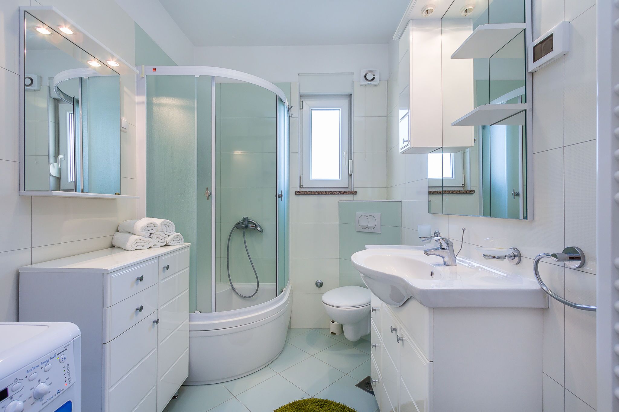 Bathtub, hair dryer