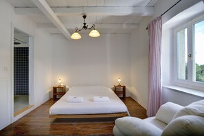 4 chambres, fer et planche à repasser, Wi-Fi gratuit