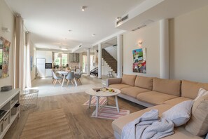 Smart-TV, Tischtennisplatte