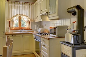 Fridge, microwave, oven, dishwasher