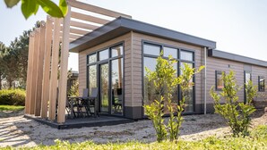 Terrace/patio - Modern chalet with dishwasher on Texel (De Cocksdorp Texel)