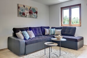 Smart TV - Holiday Home Medulin with Pool near Beach (Medulin)