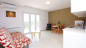 Interior - Apartment in Pula with Garden (Pula)