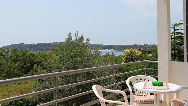 Outdoor dining - Apartment in Pula with Garden (Pula)