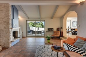 Smart-TV, Tischtennisplatte