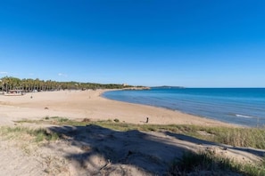 Beach - Chalet in Spain near the Mediterranean Coast (Tarragona)