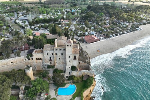 Chalet in Spain with Modern Amenities
