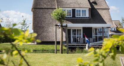 Villa am See mit Terrasse