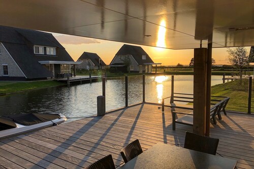 Villa am See mit Terrasse