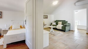 3 bedrooms, free WiFi - Apartment in Croatia near Adriatic Coast (Medulin)