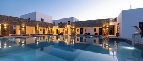 Seasonal outdoor pool