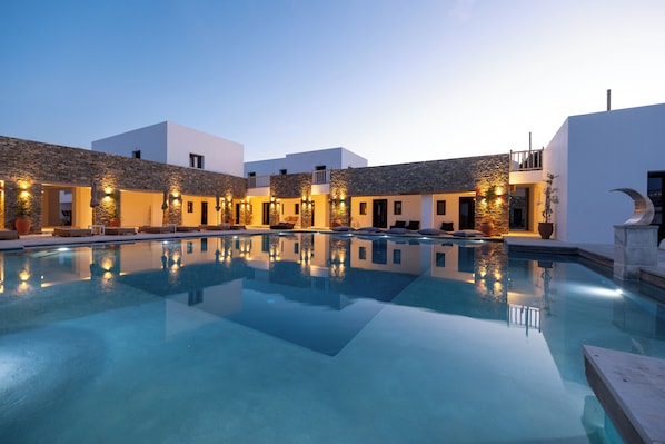 Piscine extérieure (ouverte en saison)