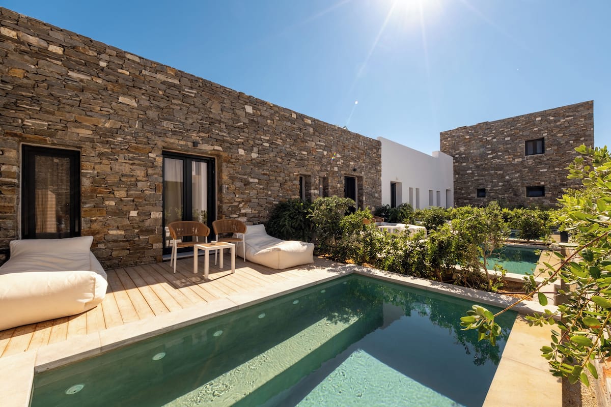 Private pool