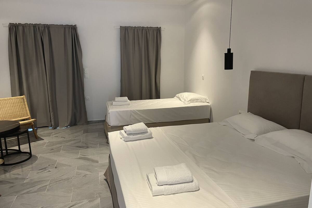 Deluxe Triple Room