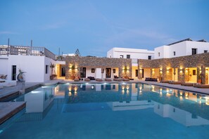 Seasonal outdoor pool - CAVO PISO LIVADI (Paros)