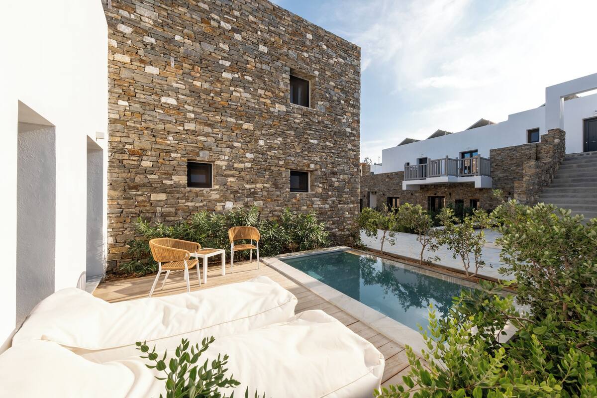 Private pool