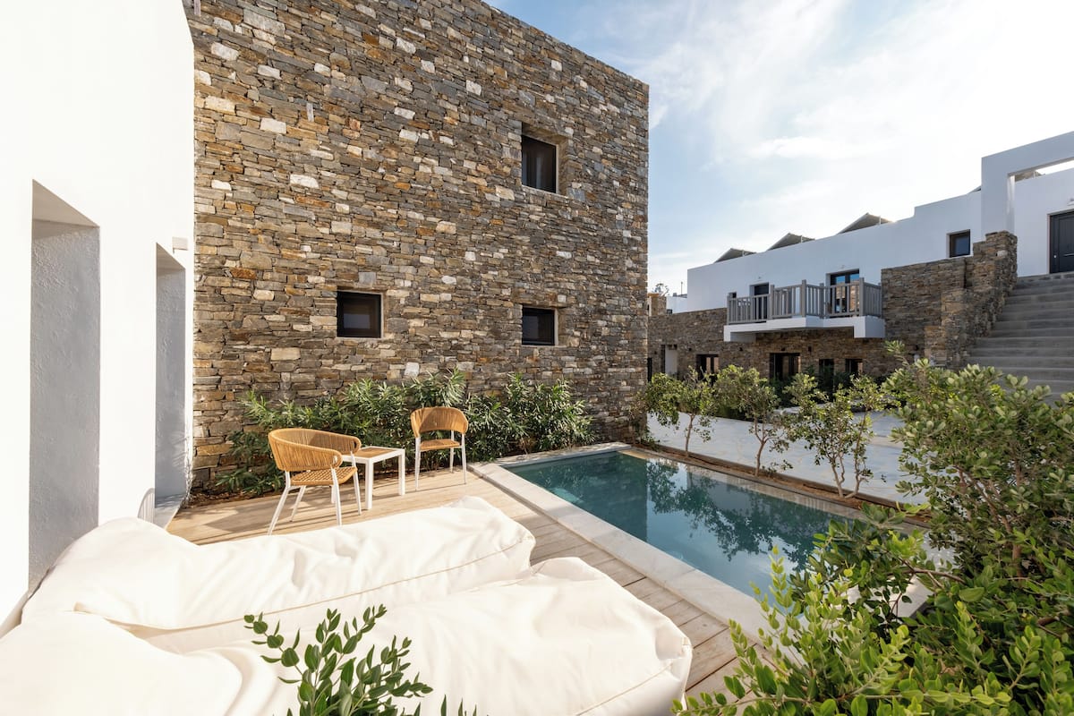 Private pool