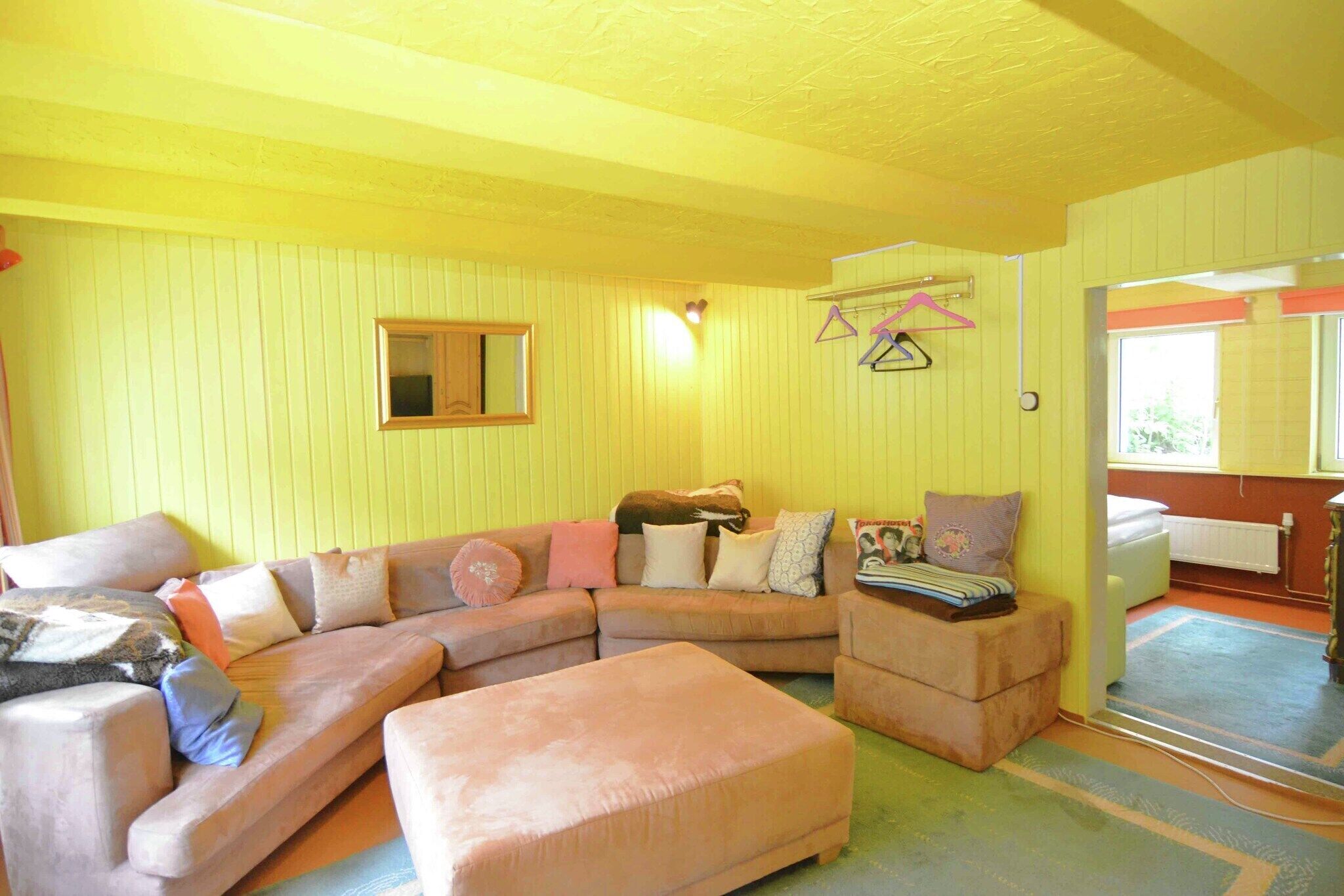 Smart-TV, Kamin, DVD-Player