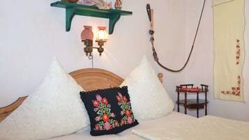 7 bedrooms, iron/ironing board, travel cot, free WiFi