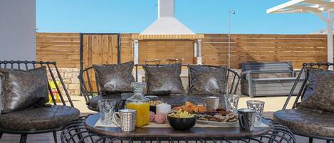 屋外ダイニングエリア