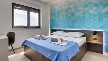 3 bedrooms, iron/ironing board, travel crib, free WiFi