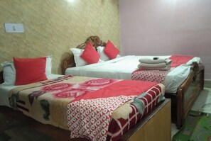 Free WiFi, bed sheets - Goroomgo Rashmi Agra (Agra)