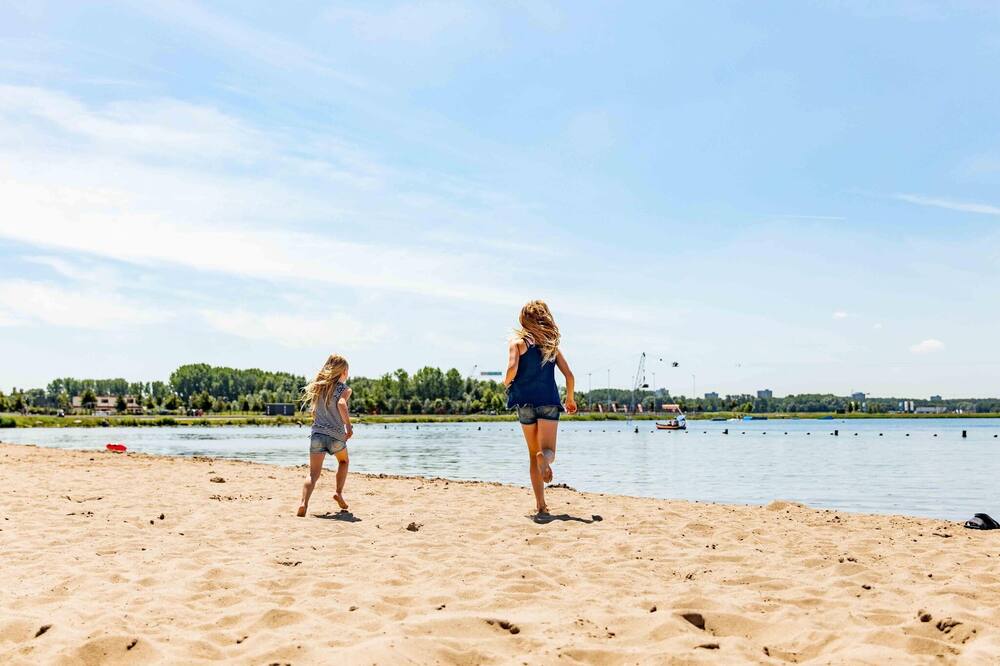 Chalet in a holiday park, 18 km. from Rotterdam