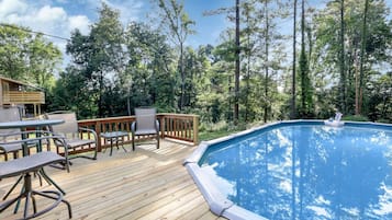 Lämmitetty uima-allas