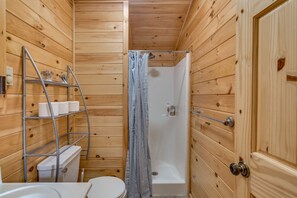 Sèche-cheveux, serviettes fournies