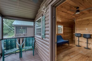 Interior - Cozy Rustic Cabin - 1000 Islands Getaway (Wellesley Island)