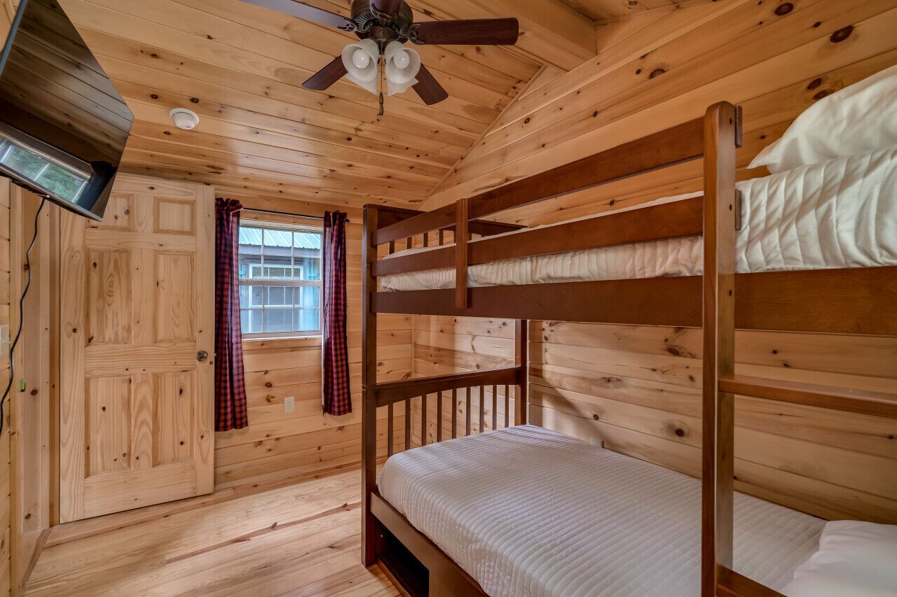 デスク、アイロン / アイロン台、旅行用ベビーベッド、WiFi