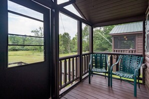 Terrace/patio - Cozy Rustic Cabin - 1000 Islands Getaway (Wellesley Island)